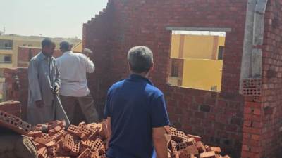 إزالة مخالفات بناء وإشغالات في حملات بمدينتي بدر والعاشر من رمضان