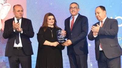 قمة «مصر للأفضل» تمنح الهيئة العامة للاستثمار والمناطق الحرة جائزة الإنجاز المؤسسي