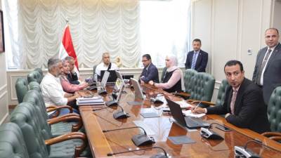 وزير العمل يُطلق البث التجريبي للمنصة الإلكترونية للعمالة غير المنتظمة بمحافظتي أسيوط والمنيا 