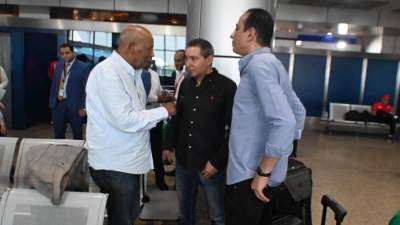 بعثة المنتخب الأوليمبي تغادر مطار القاهرة إلى بوردو استعدادا للأولمبياد 