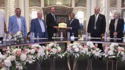 الخطيب يكرم ابطال العالم لكرة السرعة 