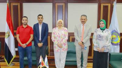 رئيس جامعة دمنهور يلتقي وفد من مسئولي حياة كريمة بالبحيرة لبحث سبل التعاون بين الطرفين