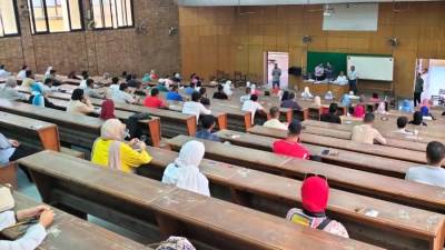 المركز الجامعي للتطوير المهني بجامعة دمنهور يعقد أولى اختبارات تحديد المستوى تمهيدا للبدء في دورات اللغة الإنجليزية