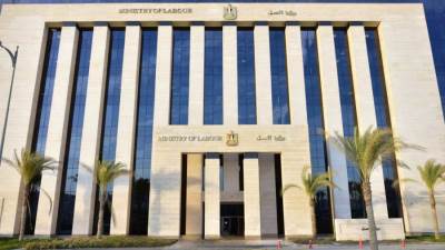 وزير العمل يوجه بسرعة متابعة حادث عمال لقوا مصرعهم إثر سقوطهم من أعلى سقالة.. وصرف التعويضات 