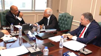 وزير الكهرباء يبحث مع رئيس مجموعة "كوبولوزيس اليونانية " مستجدات مشروع الربط الكهربائي بين مصر واليونان