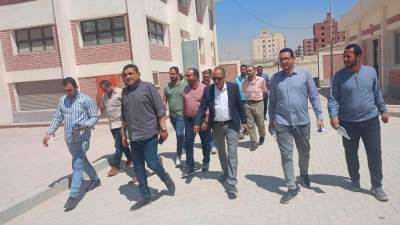 مسئولو " الإسكان " يتفقدون المشروعات السكنية ومحطات المياه والصرف  ب 15 مايو