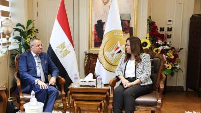 وزيرة التنمية المحلية تبحث مع محافظ جنوب سيناء الموقف التنفيذي للمشروعات الخدمية والتنموية التي تهم المواطنين فى مختلف المجالات 