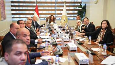 وزيرة التنمية المحلية تستعرض مع محافظ القاهرة مقترح تطوير شوارع الجوهري ويوسف نجيب والعسيلي بالعتبة