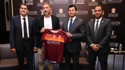 الأسطورة الإيطالية Totti بعد تعاقده مع شركة مدن .. أتمنى فتح المزيد من مدارس الكرة بمصر وأكتشاف مواهب تكمل مسيرتي