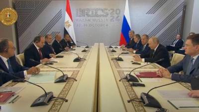  الرئيس السيسى: العلاقات الثنائية مع روسيا تشهد تطورًا كبيرًا فى مختلف المجالات 