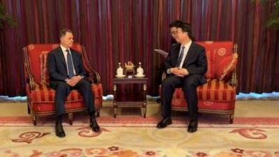 وزير الداخلية يلتقي نظيره الصيني يبحث سبل التعاون الأمني بين البلدين