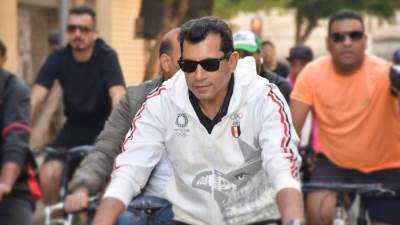 وزير الشباب ومحافظ القاهرة يطلقان شارة البدء لماراثون القاهرة الرياضي للدراجات