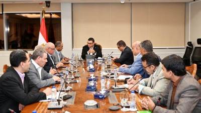 الشربيني يستعرض خطة إحلال وتجديد شبكات المياه وخطة تركيب العدادات مسبقة الدفع