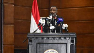 وزير الشباب والرياضة يُكرم منتخبي مصر مواليد 2005 و2008