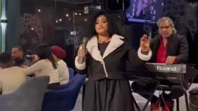 إنجي علي والمايسترو دكتور محمود صادق يبدعون بفن الزمن الجميل بوردة الشيخ زايد