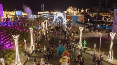 جنسيات العالم تحتفل بعيد ميلاد نيفرلاند السنوي كأكبر مدينة في الشرق الأوسط 