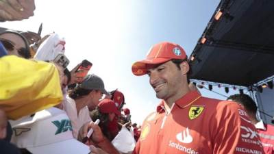 لقاءات تفاعلية وجلسات للتواقيع التذكارية في عطلة أسبوع سباق الجائزة الكبرى في أبوظبي