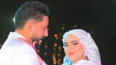 الصحفي هاني عوف يهنئ الأستاذ محمد حسن بمناسبة زفافه على الآنسة حبيبة شوقي