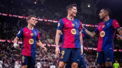 برشلونة يسحق ريال مدريد بخماسية ويتوج بكأس السوبر الإسبانى