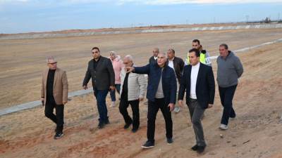 مسئولو "الإسكان" يتفقدون المشروعات السكنية والبنية الأساسية بمدينة العاشر من رمضان