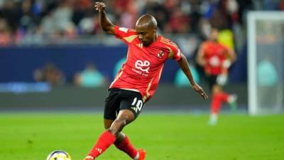 نادى قطر القطري يعلن رسميًا ضم بيرسي تاو قادما من الأهلي