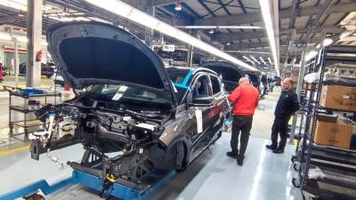 زيارة لمصنع الشركة البافارية للسيارات .. إحتفالاُ بتوسيع أعمال "أوتو موبيليتى" بالسوق المصرية مع بدء التجميع المحلى لطرازاتها 