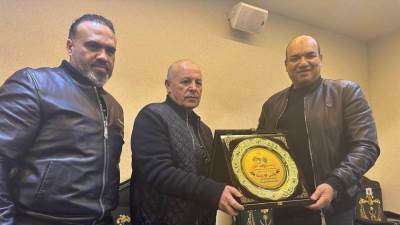 رئيس ناى المحلة يكرم هاني ابوريدة فى ودية منتخب الشباب 