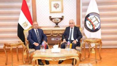 النائب العام ورئيس الأكاديمية العربية يفتتحان دورة تدريبية لطلاب كلية القانون بالأكاديمية