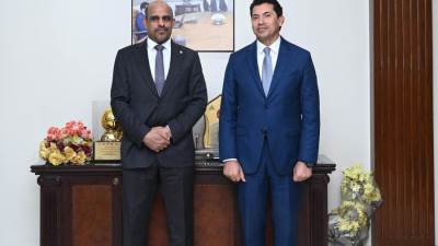 وزير الشباب والرياضة يلتقي نظيره الليبي لبحث ملفات التعاون المشترك