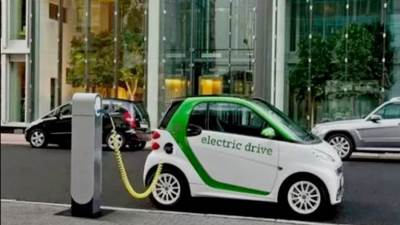 لاستهداف خدمة أكثر من 2500 مركبة.. "رالي موتورز" تتعاقد مع مستوردى السيارات الكهربائية لتقديم خدمات صيانة السيارات الكهربائية