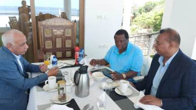 عبدالمنعم الجمل يلتقي رئيس منظمة الوحدة الأفريقية لبحث الملفات المشتركة
