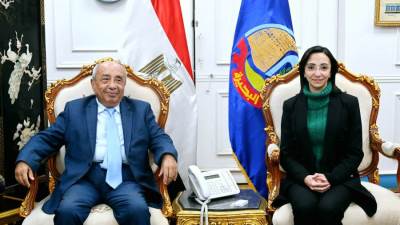 محافظ البحيرة تستقبل النقيب العام للمهندسين إيذانًا بتدشين ووضع حجر الأساس لنادي مهندسي البحيرة