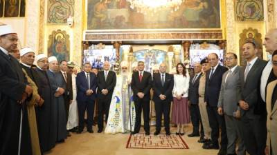 محافظ الجيزة يزور مطرانية الجيزة للاقباط الارثوذكس للتهنئة بعيد القيامة المجيد