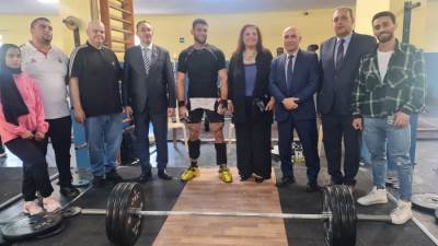 بعد الفوز في الانتخابات والتتويج ب١٢ ميدالية ..الاثقال تشكر وزير الرياضة و السفارة المصري في موريشيوس