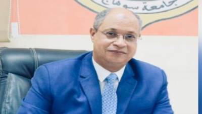 الدكتور حسين طه عميد كلية التربية بجامعة سوهاج قامة أكاديمية وقيمة علمية فى صعيد مصر