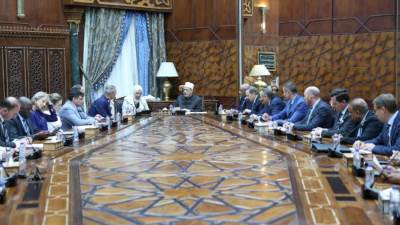 شيخ الأزهر يلتقي وفد الكلية الملكية لدراسات الدفاع بالمملكة المتحدة