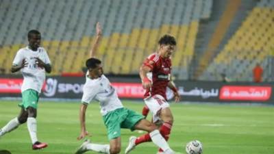الأهلي يسقط المصري ويتصدر الدوري برباعية