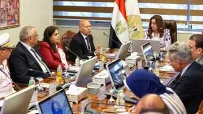 وزيرة التنمية المحلية تبحث مع محافظ القاهرة جهود إعادة المظهر الجمالي والحضاري لعدد من الشوارع بمصر الجديدة