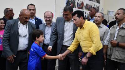 وزير الشباب يتفقد نادي العبور ويفتتح عددًا من المشروعات الرياضية