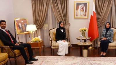 سفيرة مملكة البحرين تستقبل الشباب البحريني المشارك بمنحة ناصر للقيادة الدولية