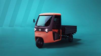 فيات بروفيشنال: TRIS أول سيارة كهربائية ثلاثية العجلات من FIAT تبشر بعصر جديد من عمليات التسليم الحضرية المستدامة للمحترفين