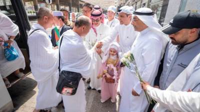 وسط مشاهد إيمانية واستقبال حافل.. وصول نصف حجاج الماسية المعتمدة لخدمة 21 دولة بينهم التضامن والسياحة بمصر