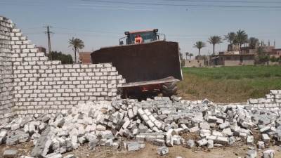 محافظ الجيزة: تنفيذ ٣٥ قرار إزالة للتعديات على الأراضي الزراعية و أملاك الدولة بالواحات البحرية والبدرشين وأطفيح 