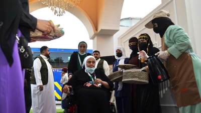 حجاج "السياحة - خمس نجوم" يصلون إلى عرفات استعدادًا لأداء الركن الأعظم من الحج