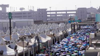 صفر شكاوى وخدمة خمس نجوم للاقتصادي.. مطوف سعودي يبهر القطاع السياحي بموسم الحج