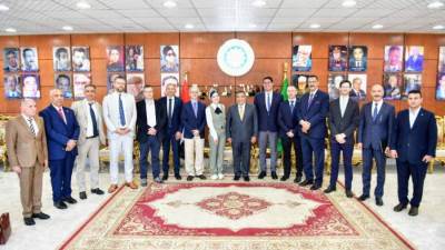 محافظ الدقهلية يبحث تنمية التجارة والاستثمار مع وفد اقتصادى أوروبى بمشاركة الغرفة التجارية