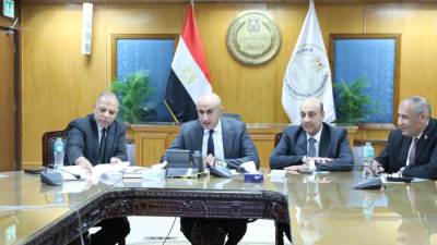 التعليم : الالتزام الحاسم بإجراءات التفتيش قبل دخول الطلاب اللجان وعدم التهاون مع أي محاولة لمخالفة القواعد