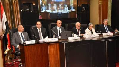 "عبد اللطيف" مجانية التعليم حق يكفله الدستور  ولا يقبل النقاش 