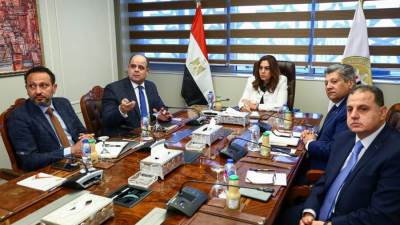 وزيرة التنمية المحلية تتابع جهود تحسين مستوي النظافة ومنظومة المخلفات الصلبة بمحافظتي القاهرة والجيزة