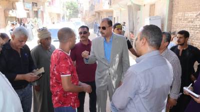 محافظ سوهاج يتفقد مستوى الخدمات المقدمة للمواطنين والوضع العام بقرية " المدمر "